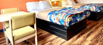 Red Carpet Inn Room