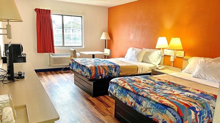 Red Carpet Inn Room
