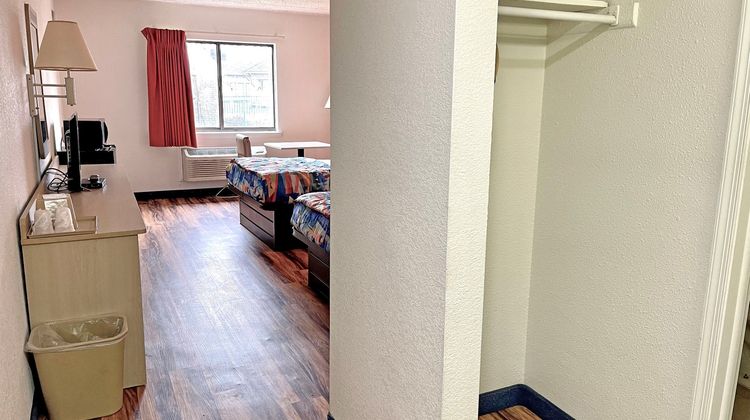 Red Carpet Inn Room