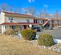 Red Carpet Inn Exterior