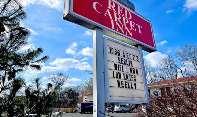 Red Carpet Inn Exterior