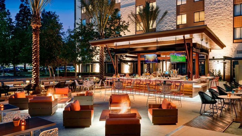 <b>Los Angeles Marriott Burbank Airport Restaurant</b>. Images powered by <a href="https://www.leonardoworldwide.com/" title="Leonardo Worldwide" target="_blank">Leonardo</a>.