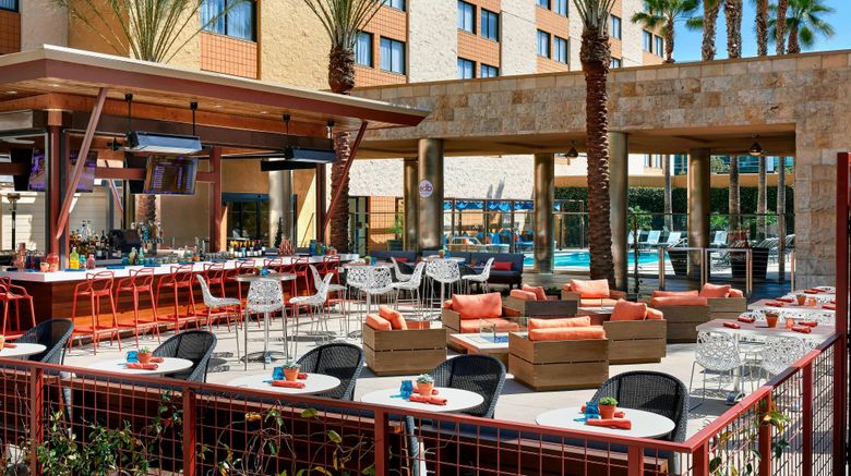 <b>Los Angeles Marriott Burbank Airport Restaurant</b>. Images powered by <a href="https://www.leonardoworldwide.com/" title="Leonardo Worldwide" target="_blank">Leonardo</a>.