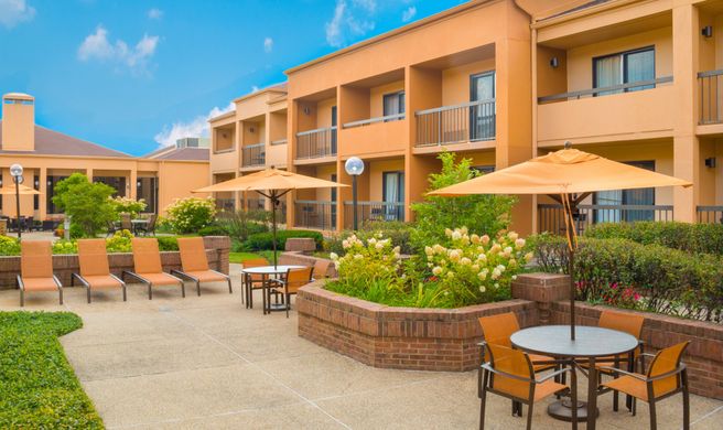 Courtyard Chicago Deerfield Exterior