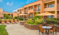 Courtyard Chicago Deerfield