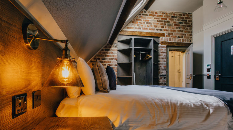 <b>The Duke of Edinburgh Hotel Room</b>. Images powered by <a href="https://www.leonardoworldwide.com/" title="Leonardo Worldwide" target="_blank">Leonardo</a>.