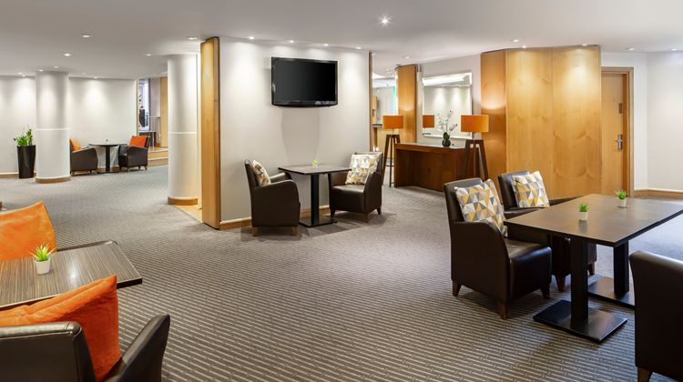 Holiday Inn Basingstoke Lobby