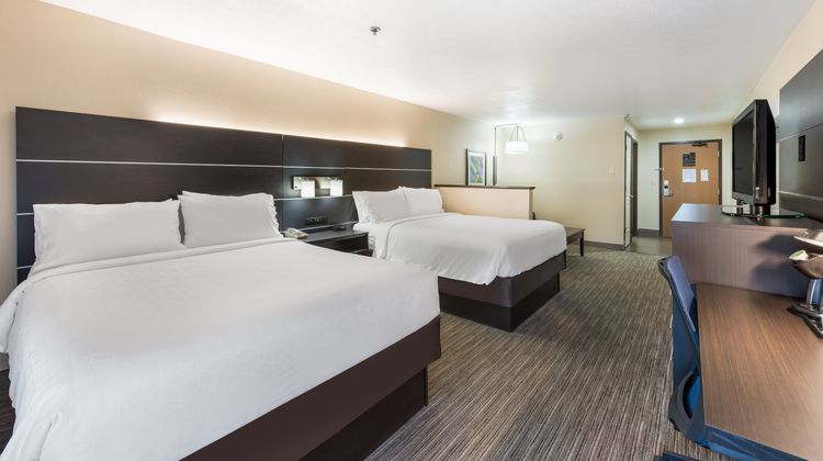 Holiday Inn Express Suite