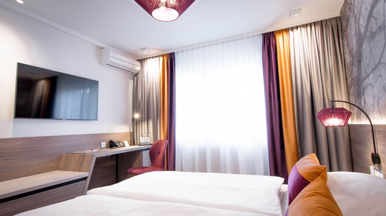 <b>Boehler Hotel Room</b>. Images powered by <a href="https://www.leonardoworldwide.com/" title="Leonardo Worldwide" target="_blank">Leonardo</a>.