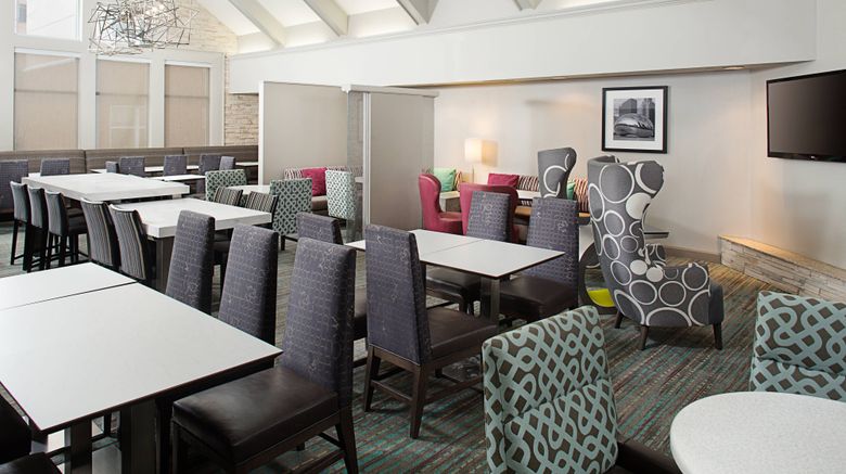 <b>Residence Inn Chicago O'Hare Restaurant</b>. Images powered by <a href="https://www.leonardoworldwide.com/" title="Leonardo Worldwide" target="_blank">Leonardo</a>.