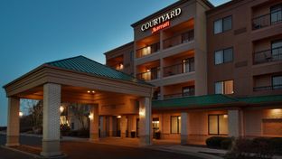 Courtyard Chicago St. Charles