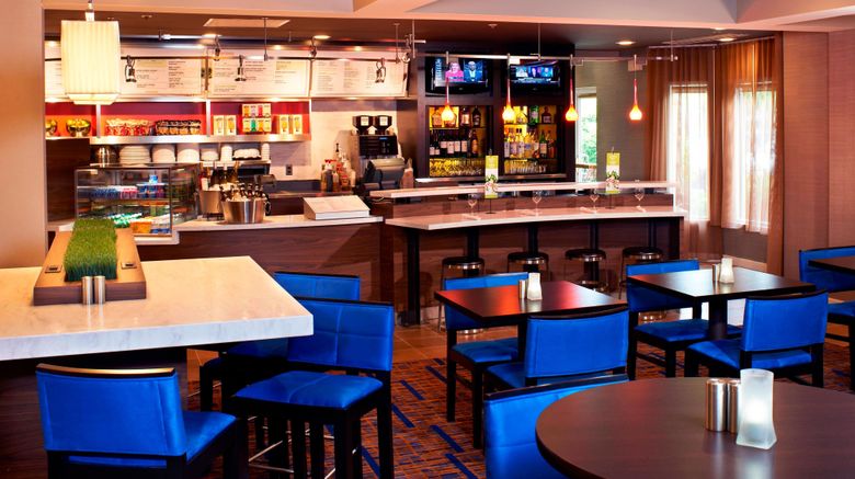<b>Courtyard Cleveland Airport North Restaurant</b>. Images powered by <a href="https://www.leonardoworldwide.com/" title="Leonardo Worldwide" target="_blank">Leonardo</a>.