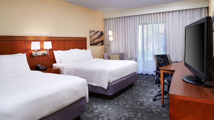 Courtyard by Marriott Columbus Dublin Room