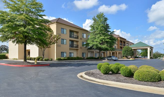 Courtyard Bentonville Exterior