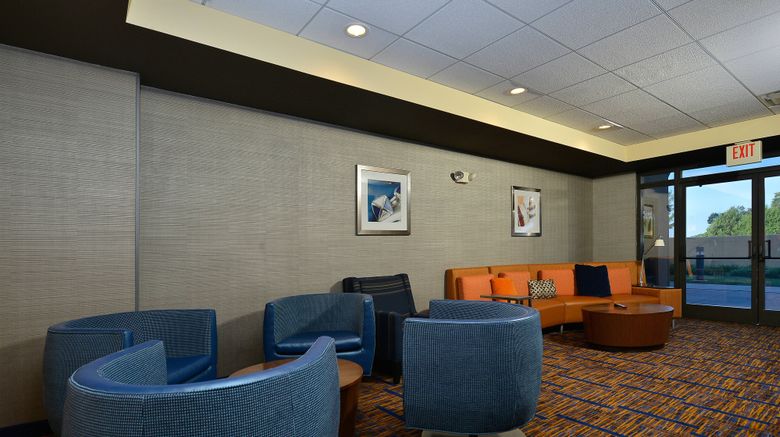 <b>Courtyard Bentonville Lobby</b>. Images powered by <a href="https://www.leonardoworldwide.com/" title="Leonardo Worldwide" target="_blank">Leonardo</a>.