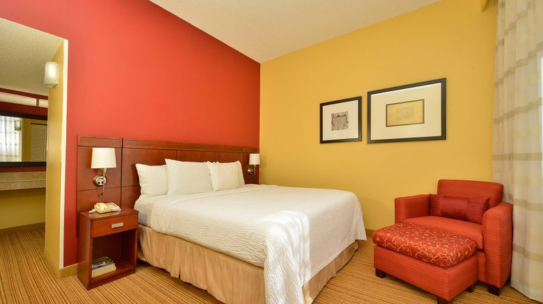 <b>Courtyard Bentonville Suite</b>. Images powered by <a href="https://www.leonardoworldwide.com/" title="Leonardo Worldwide" target="_blank">Leonardo</a>.