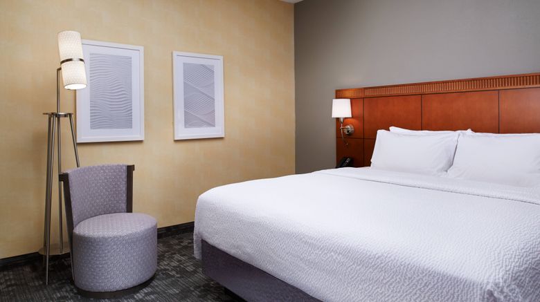 <b>Courtyard by Marriott Columbus Dublin Suite</b>. Images powered by <a href="https://www.leonardoworldwide.com/" title="Leonardo Worldwide" target="_blank">Leonardo</a>.