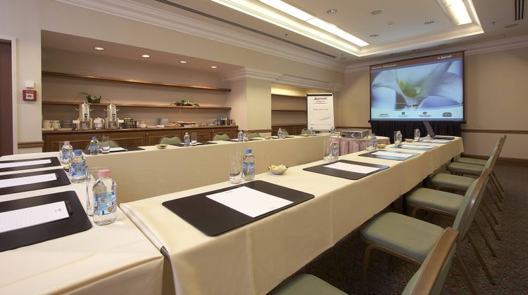 Marriott Exec Apts Budapest Meeting
