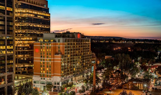 Sheraton Suites Calgary Eau Claire Exterior