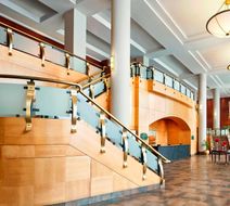 Sheraton Suites Calgary Eau Claire Lobby