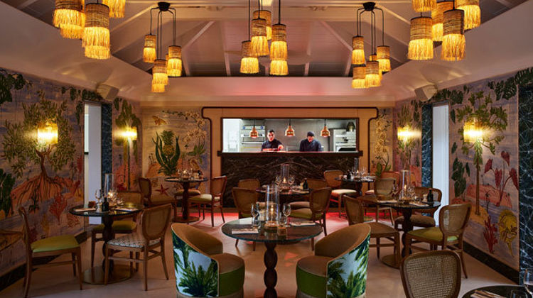Tropical Hotel Restaurant