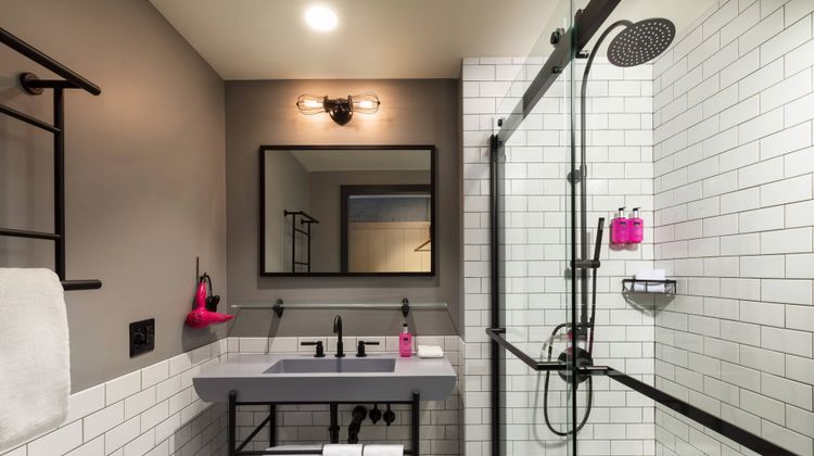 Moxy Boston Downtown Room