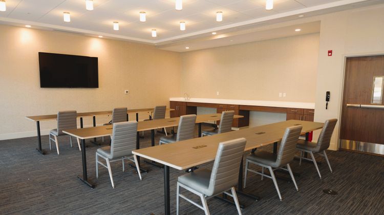 Holiday Inn Express & Suites Onalaska Meeting