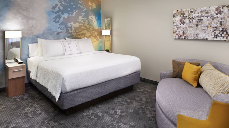 Courtyard Cincinnati Covington Marriott Room