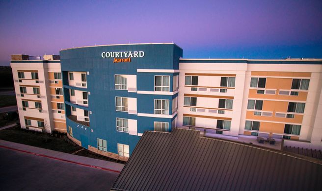 Courtyard Midlothian Conference Center Exterior