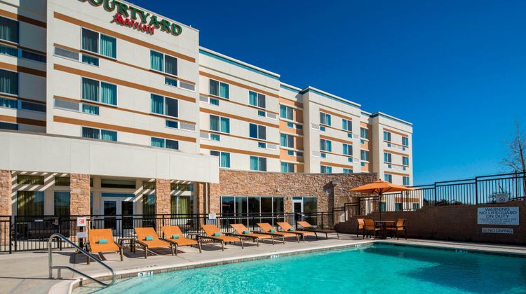 Courtyard Midlothian Conference Center Pool