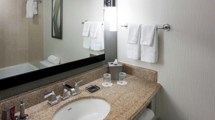 Fairfax Marriott at Fair Oaks Room