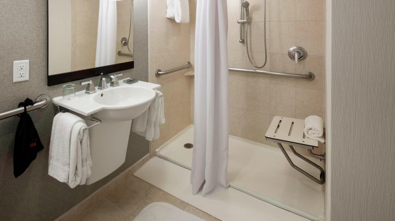 <b>Fairfax Marriott at Fair Oaks Room</b>. Images powered by <a href="https://www.leonardoworldwide.com/" title="Leonardo Worldwide" target="_blank">Leonardo</a>.