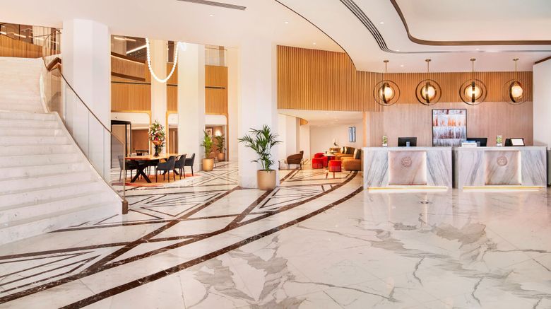 <b>Sheraton Abu Dhabi Hotel & Resort Lobby</b>. Images powered by <a href="https://www.leonardoworldwide.com/" title="Leonardo Worldwide" target="_blank">Leonardo</a>.
