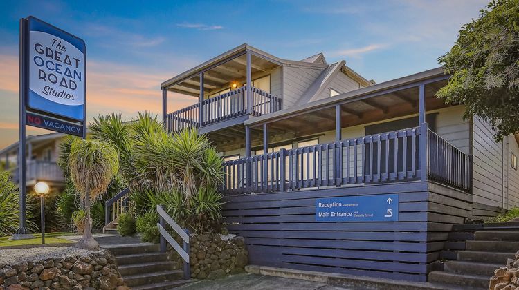 Great Ocean Road Inn Exterior