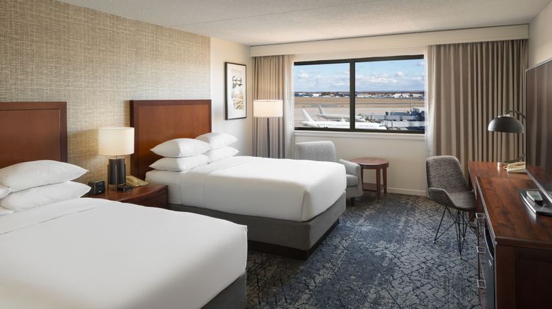 <b>Sheraton Hartford Hotel at Bradley Arpt Room</b>. Images powered by <a href="https://www.leonardoworldwide.com/" title="Leonardo Worldwide" target="_blank">Leonardo</a>.
