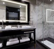 Le Damantin Hotel Room