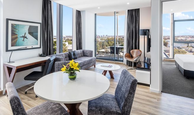 Meriton Serviced Apts Mascot Central Suite