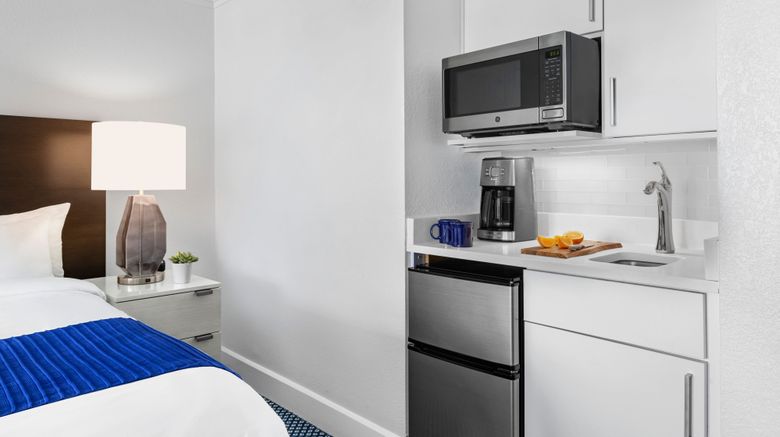 <b>Marriott's Aruba Ocean Club Room</b>. Images powered by <a href="https://www.leonardoworldwide.com/" title="Leonardo Worldwide" target="_blank">Leonardo</a>.