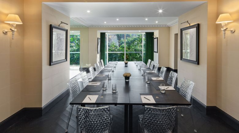 <b>Hotel de Berri, Luxury Collection Hotel Meeting</b>. Images powered by <a href=https://www.travelagewest.com/Hotels/Paris/