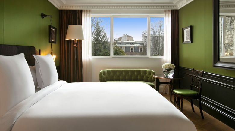 <b>Hotel de Berri, Luxury Collection Hotel Room</b>. Images powered by <a href=https://www.travelagewest.com/Hotels/Paris/