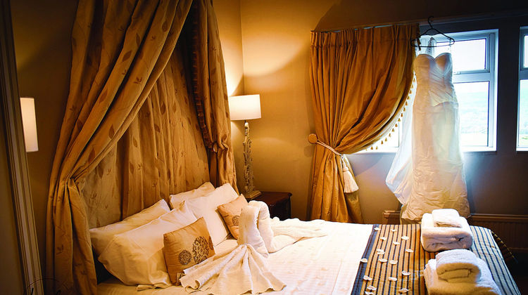 Pennine Manor Hotel Room