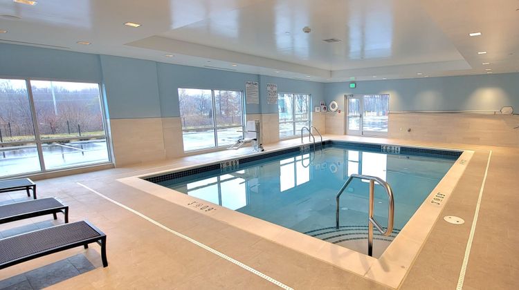 Holiday Inn Express White Marsh Pool