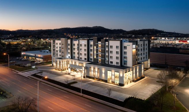 Fairfield Inn & Suites Cool Springs Exterior