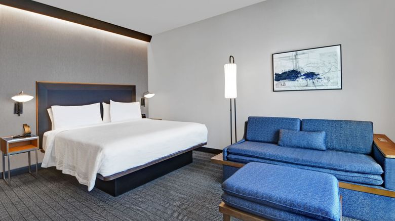 <b>Courtyard by Marriott Hamilton Room</b>. Images powered by <a href="https://www.leonardoworldwide.com/" title="Leonardo Worldwide" target="_blank">Leonardo</a>.