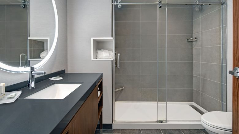 <b>Courtyard by Marriott Hamilton Room</b>. Images powered by <a href="https://www.leonardoworldwide.com/" title="Leonardo Worldwide" target="_blank">Leonardo</a>.
