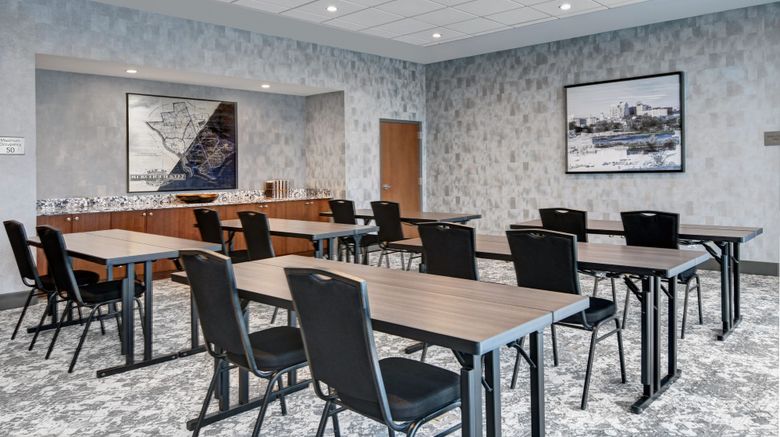 <b>Courtyard by Marriott Hamilton Meeting</b>. Images powered by <a href="https://www.leonardoworldwide.com/" title="Leonardo Worldwide" target="_blank">Leonardo</a>.
