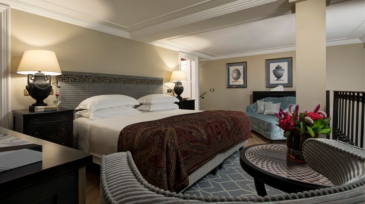 Hotel de La Ville Room