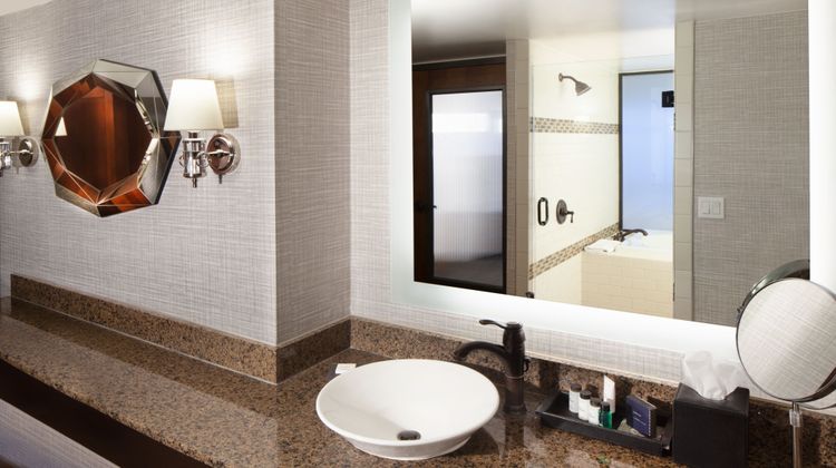 Sheraton Anchorage Hotel & Spa Room