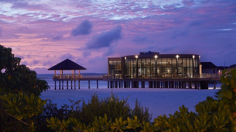 <b>Le Meridien Maldives Resort & Spa Restaurant</b>. Images powered by <a href="https://www.leonardoworldwide.com/" title="Leonardo Worldwide" target="_blank">Leonardo</a>.