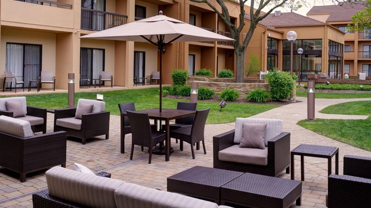 Courtyard by Marriott Detroit Dearborn Exterior